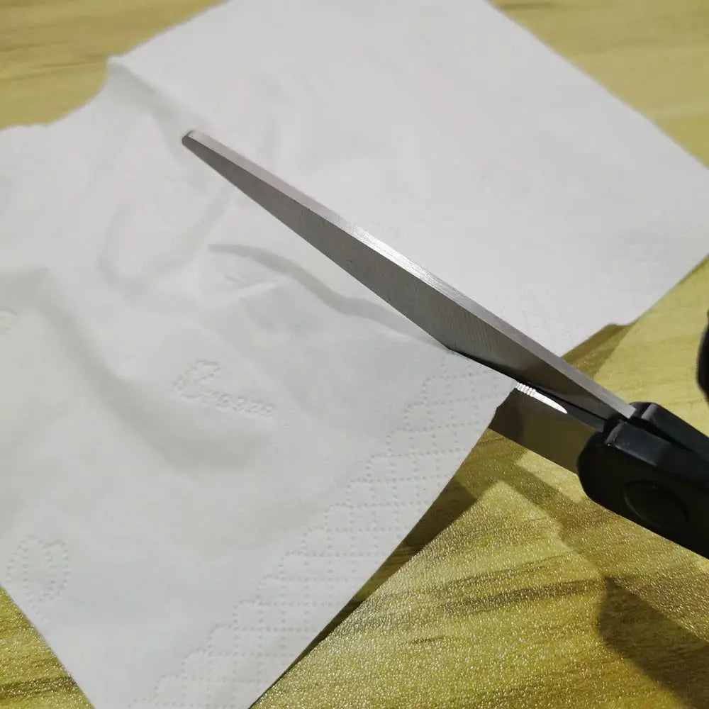 ✂️ Nuove forbici professionali in acciaio inossidabile con guida laser

Forbici per cucito e lavori artigianali - Taglio dritto e veloce